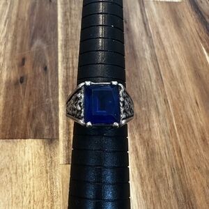 Men’s Elegant Silver Ring with Blue Gemstone